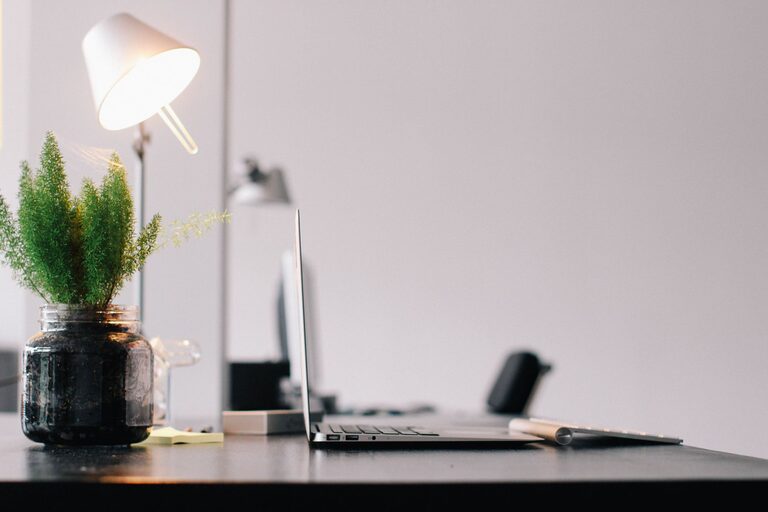 Simple and Effective Tips for Organizing Your Home Workspace